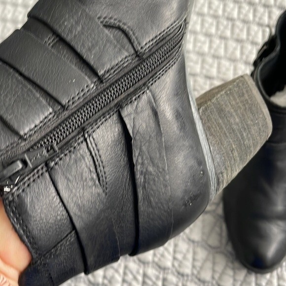 Black leather Joseph Seibel Ankle Boots. Size 37 - Picture 9 of 12